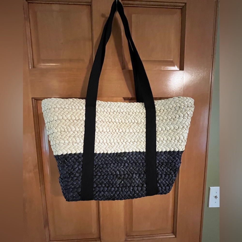 Vineyard Vines woven straw tote bag